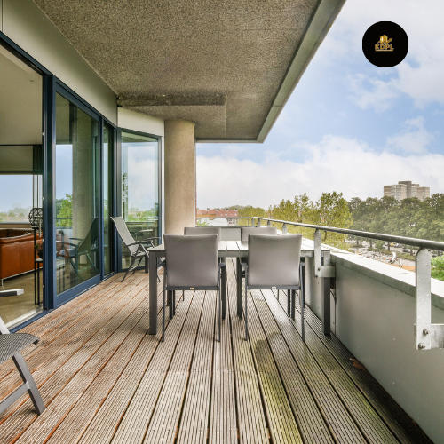 Compact Seating Balcony